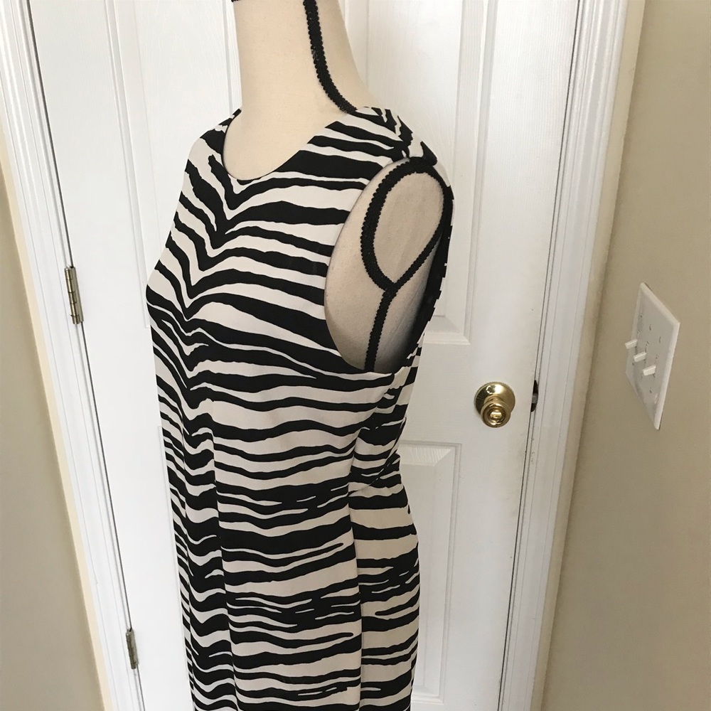 Jennifer Lopez Black/White Dress